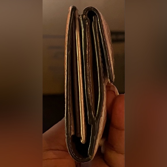 GUCCI Shine Rose Beige Guccissima Patent Leather Wallet - Picture 16 of 16